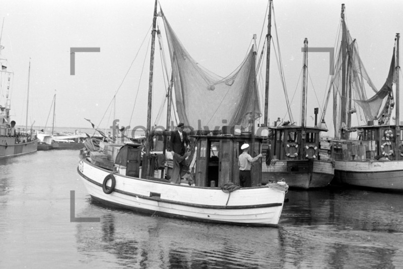 Hafen Vitte Hiddensee Fischerboote 1956 