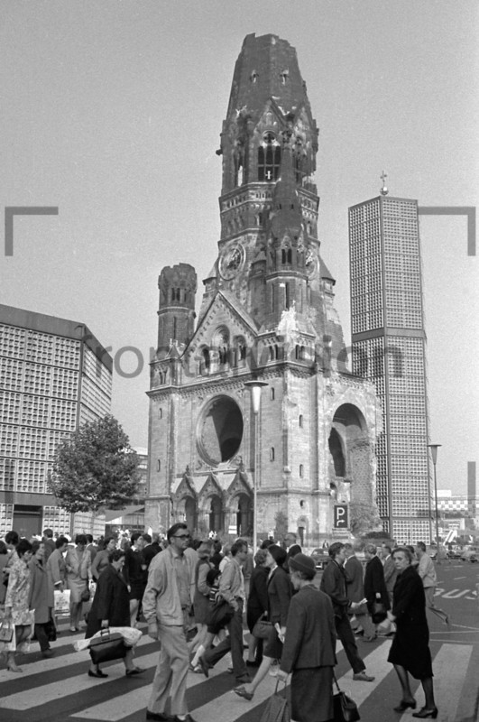 Kaiser-Wilhelm-Gedächtniskirche Berlin 1969 | Kaiser Wilhelm Memorial Church 1969 