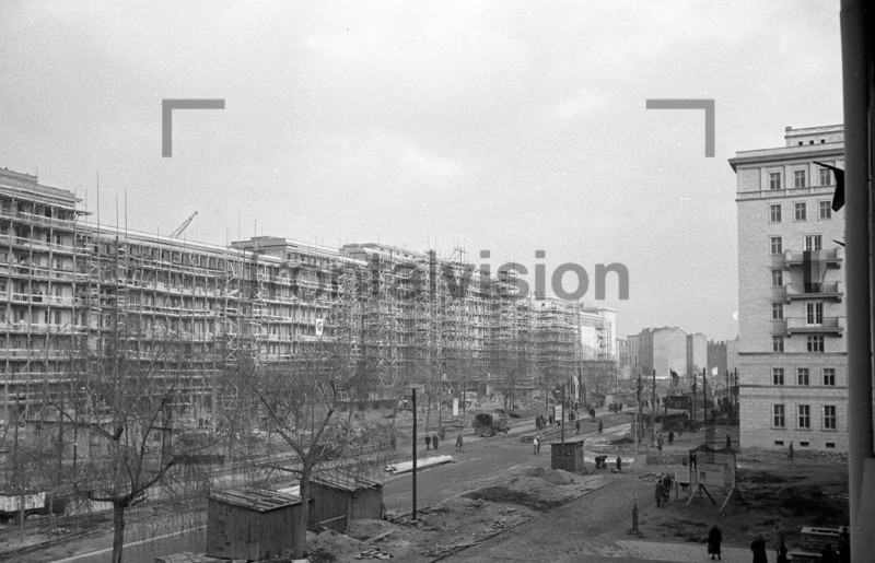 Bau der Stalinallee Ostberlin 1952 | Building Stalinallee East Berlin 1952. 