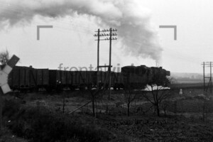 Alter DDR Kohlenzug am Bahnübergang