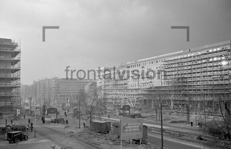 Bau der Stalinallee Ostberlin 1952 | Building Stalinallee East Berlin 1952 
