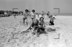 Badespaß am Strand | Young persons at the beach