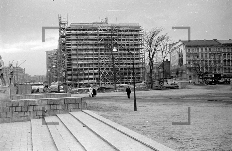 Deutsche Sporthalle Block B Stalinallee Berlin 1953 