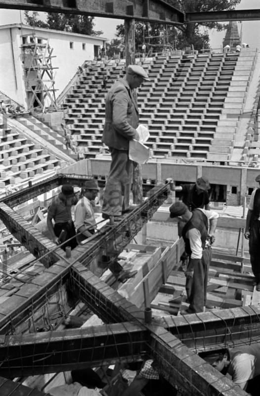 Bau des Schwimmstadion Swim Stadium Berlin 1951 