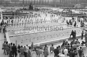 Neptunbrunnen, Wasserkaskaden, Park Fernsehturm Berlin 1973