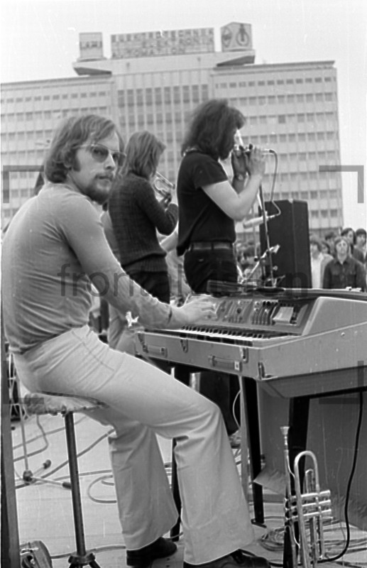 Musikband Keyboard DDR 1973 