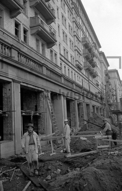 Bau der Stalinallee Ostberlin Building Stalinallee East Berlin 