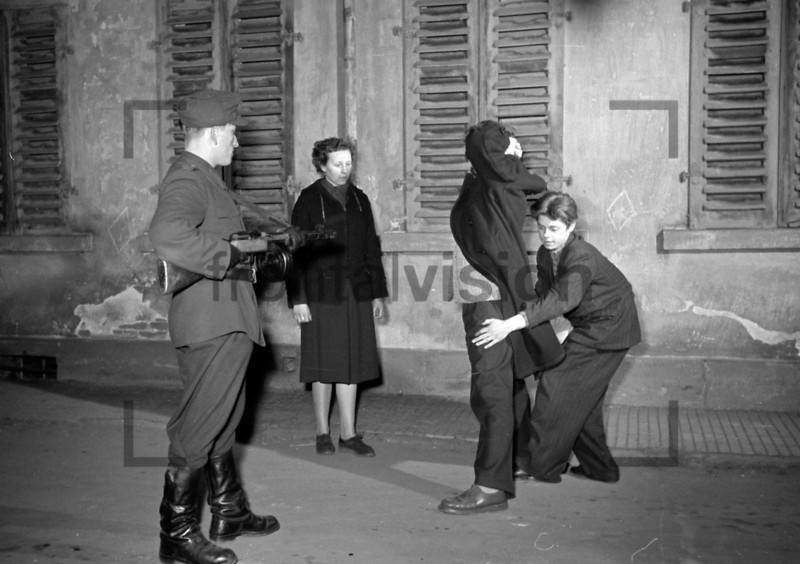 DDR Grenztruppen Personenkontrolle | GDR Border troops check persons 