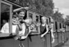 Winkende Pioniere in der Berliner Parkeisenbahn | Pioneers Berlin Park Railway