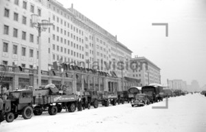 Einzug Gebäude Stalinallee Januar 1953