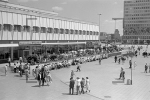 Alexanderplatz Berlin Frühling 1970