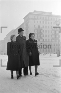 Unterwegs auf Stalinallee Block E Ostberlin 1952