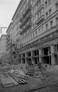 Building the Stalinallee in East Berlin