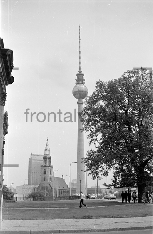 Berliner Fernsehturm TV Tower 1973 