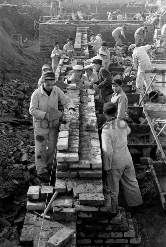 Bau der Stalinallee, Bauerarbeiter 1953 