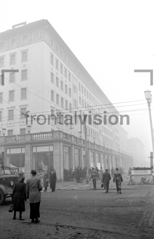 Kreuzung Stalinallee / Friedenstrasse 1952 Berlin 