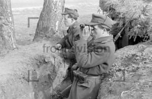 GDR Border Police is observing: Historical image