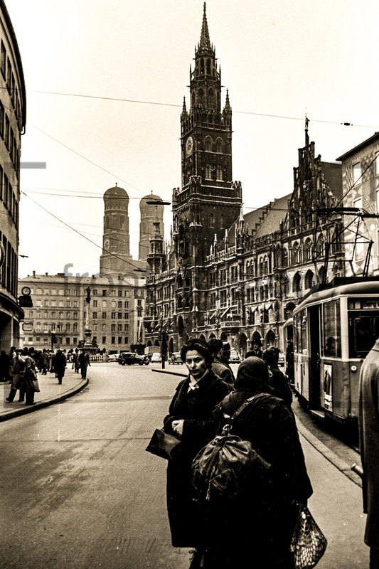 München 1956: Marienplatz, Frauenkirche, Rathaus 