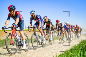 KWIATKOWSKI Michal, VAN KEIRSBULCK Guillaume, VAN AERT Wout: Paris - Roubaix - MenÂ´s Race 2022