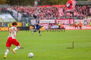 Lawrence Ennali VfB Oldenburg vs. Rot-Weiss Essen 06.11.2022