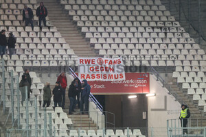RWE Fans gegen Rassismus Banner