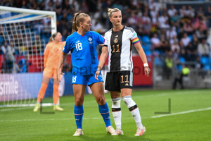 Alexandra Popp Gudrun Arnardottir 2 Spieltag UEFA Women’s Nations League Deutschland Island Spielfotos 26.09.2023