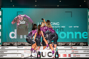 LIV RACING: Giro Donne 2021 - Teampresentation
