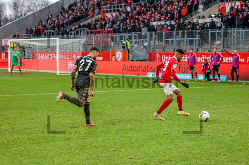 Isaiah Young Rot-Weiss Essen vs. Fortuna Düsseldorf 06-02-2022 