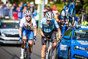 VAN DE VELDE Julie, BACKSTEDT Elynor: UCI Road Cycling World Championships 2022