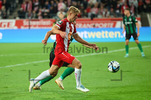 Cedric Harenbrock Rot-Weiss Essen vs. Preußen Münster Spielfotos 27.08.2023