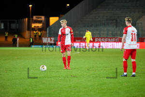 Cedric Harenbrock, Niklas Tarnat Rot-Weiss Essen - Bonner SC RL-West Spielfotos 10-12-2021