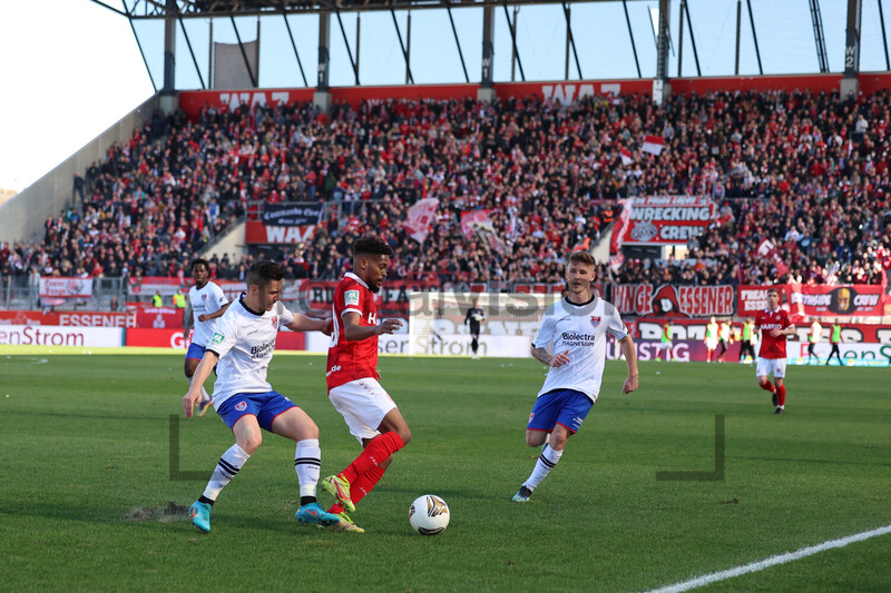 Rot-Weiss Essen vs. KFC Uerdingen Spielfotos 19-03-2022 