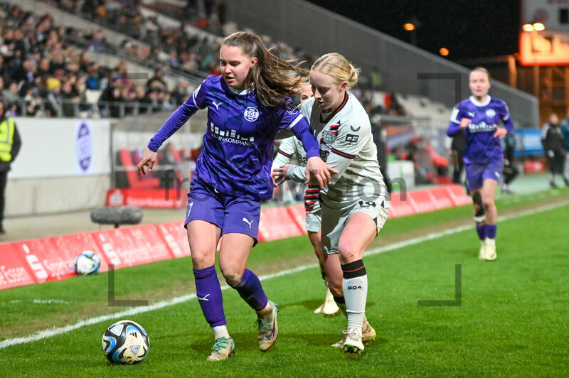 Lilli Purtscheller Caroline Sims Google Pixel Frauen Bundesliga SGS Essen Bayer Leverkusen Spielfotos 24.03.2024 