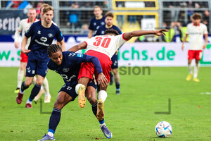 Dominique Ndure, Isaiah Young VfB Oldenburg vs. Rot-Weiss Essen 06.11.2022