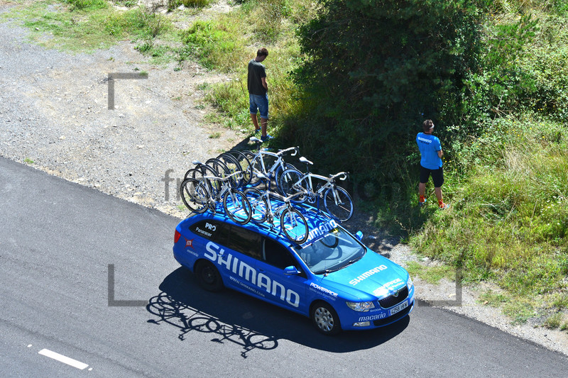 Service Team Takes A Time Out: Vuelta a Espana, 16. Stage, From Graus To Sallent De Gallego Ã Aramon Formigal 