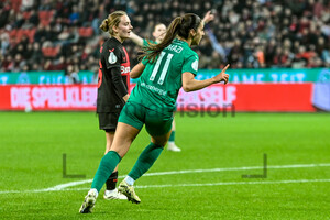 Torjubel Laureta Elmazi Viertelfinale Frauen DFB Pokal Bayer Leverkusen - SGS Essen Spielfotos 05.03.2024