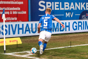Simon Rhein Hansa Rostock vs. FC St. Pauli Spielfotos 02.04.2022