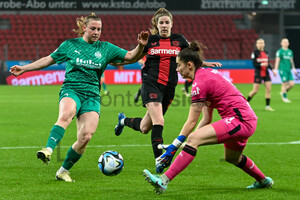 Ramona Maier Charlotte Voll Viertelfinale Frauen DFB Pokal Bayer Leverkusen - SGS Essen Spielfotos 05.03.2024