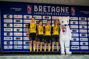 STADE ROCHELAIS CHARENTE- MARITIME WOMEN CYCLING: Bretagne Ladies Tour - Teampresentation