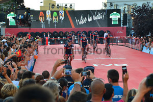 IAM Cycling: Vuelta a EspaÃ±a 2014 – Teampresentation