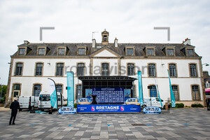 Podium Team Presentation: Bretagne Ladies Tour - 1. Stage