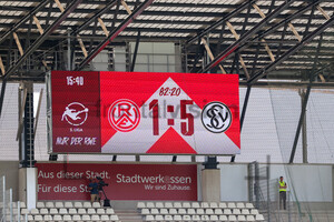 Anzeigentafel Endstand 1:5 Niederlage Rot-Weiss Essen vs. SV Elversberg 23.07.2022