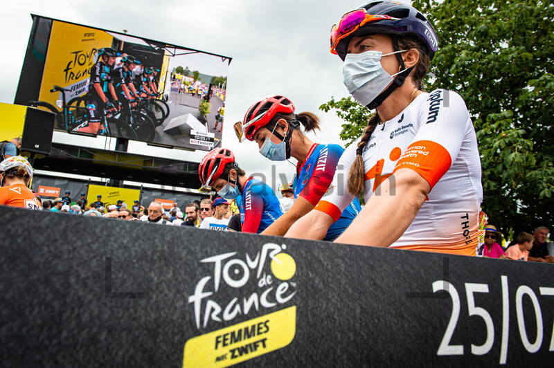 CONFALONIERI Maria Giulia, ALONSO Sandra, CHRISTOFOROU Antri: Tour de France Femmes 2022 – 2. Stage 