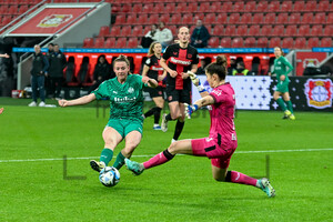 Ramona Maier Charlotte Voll Viertelfinale Frauen DFB Pokal Bayer Leverkusen - SGS Essen Spielfotos 05.03.2024