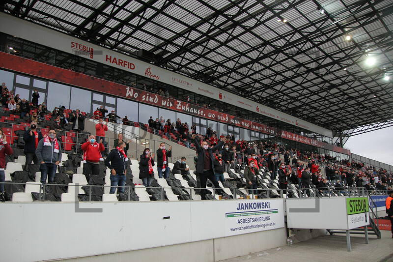 RWE Fans im Derby Rot-Weiss Essen vs. Rot Weiß Oberhausen 24-10-2020 