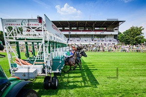 6. Race: Horse Race Course Hoppegarten