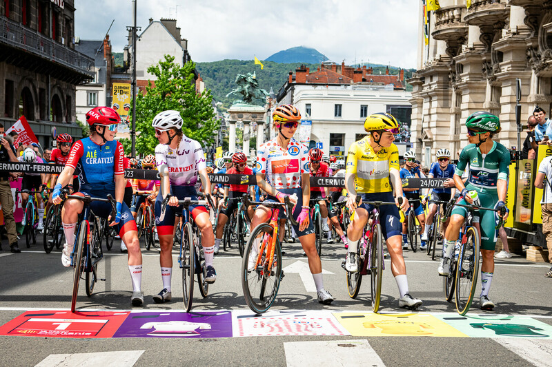 LACH Marta, KERBAOL Cédrine, NIEWIADOMA Katarzyna, KOPECKY Lotte, MOOLMAN-PASIO Ashleigh: Tour de France Femmes 2023 – 2. Stage 