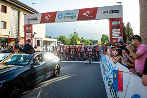 Start Peloton: Tour de Suisse - Women 2022 - 1. Stage