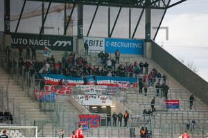 Unterhaching Fans in Essen Rot-Weiss Essen vs. SpVgg Unterhaching Spielfotos 02.03.2024