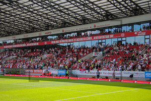 Haupttribüne Stadion an der Hafenstraße Juli 2022
